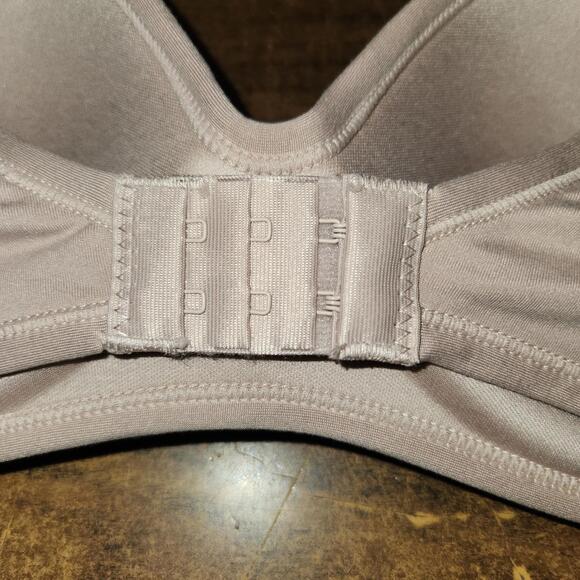 NEW Rene Rofe Wire-Free Lightly Padded 36B Bra - Picture 5 of 5